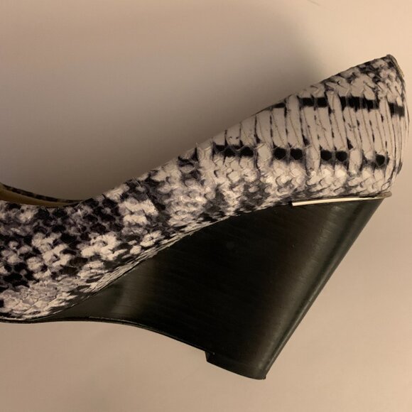 Coach Orchard black & white snake skin wedge heels women's size 9.5 B - Picture 4 of 9